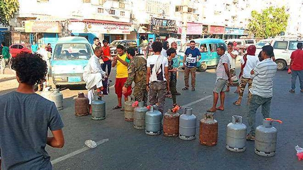 أزمة غاز منزلي تضرب عدن ولحج وأبين مع حلول شهر رمضان